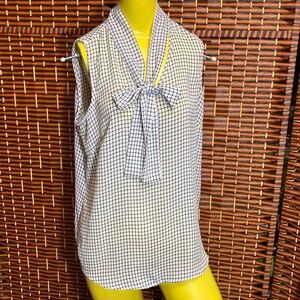 NWT Adrianna Papell v neck sleeveless with tie tunic top 100% polyester.